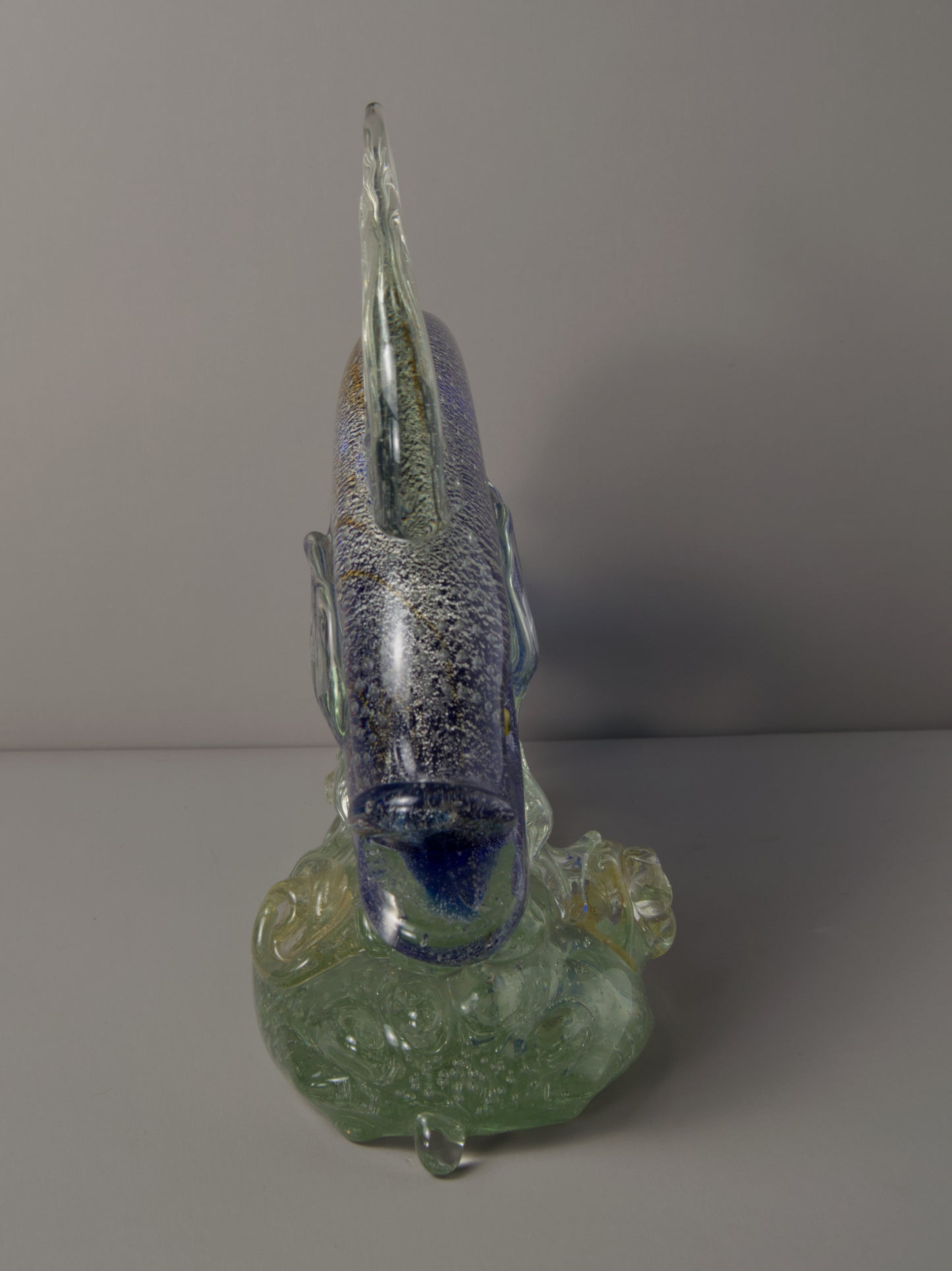 ESCUELA DE MURANO | ESCULTURA DE PEZ "BULLICANTE" CON POLVO DE ORO | MID-CENTURY ITALIANO | CRISTAL MACIZO