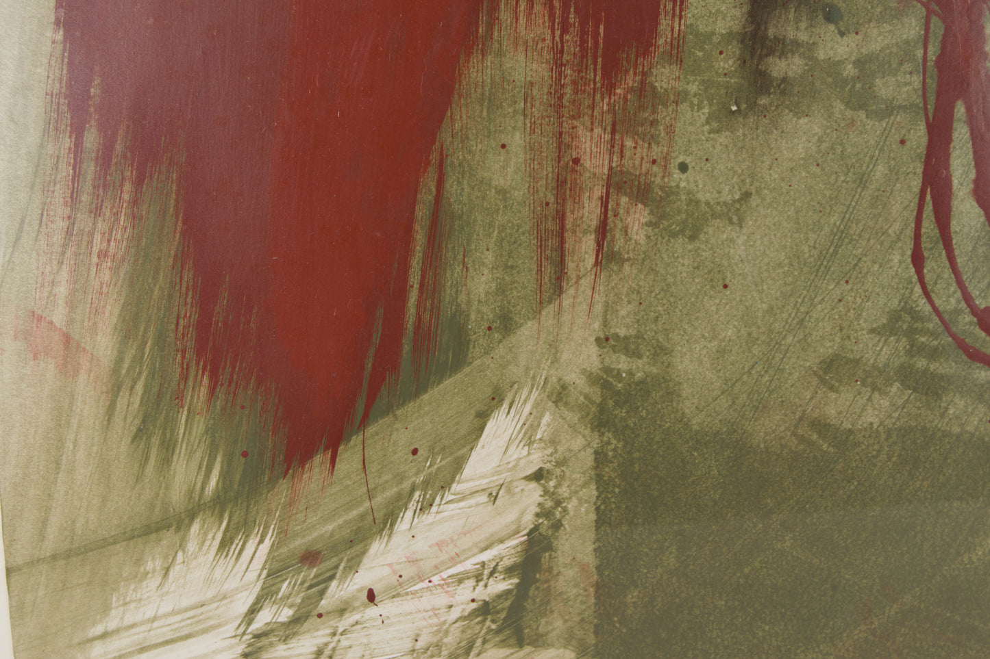 ISABEL DARTIGUELONGUE | CHROMATISCHE SPANNUNG IN ROT UND OLIV | GESTISCHE ABSTRAKTION | ACRYL AUF KARTON